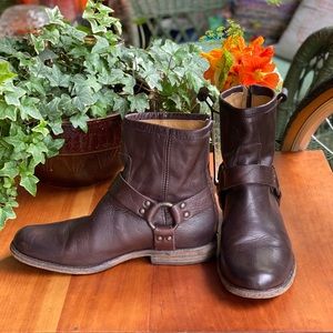 Beautiful Frye Phillip Harness low boot